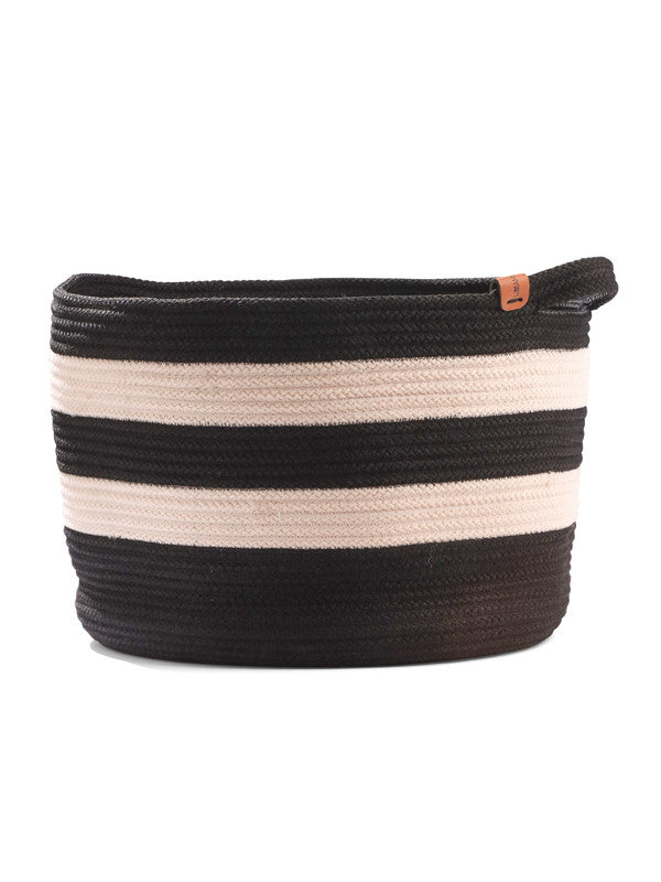Umami Studio’s Monochrome Chic Rope Basket